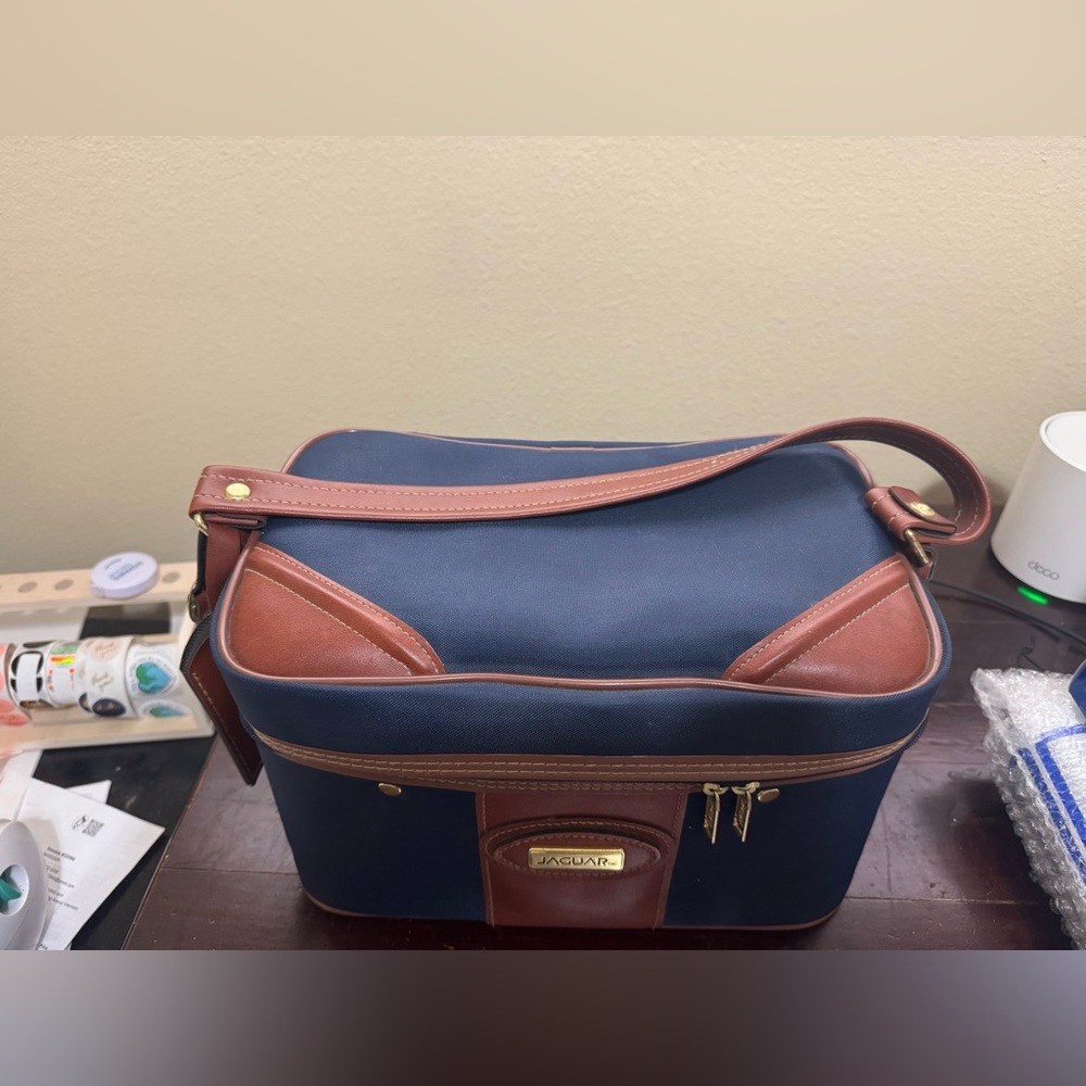 Jaguar Train Case Carry on Cosmetic Overnight Bag Navy Brown 12" X 7" X 7" - Picture 5 of 10